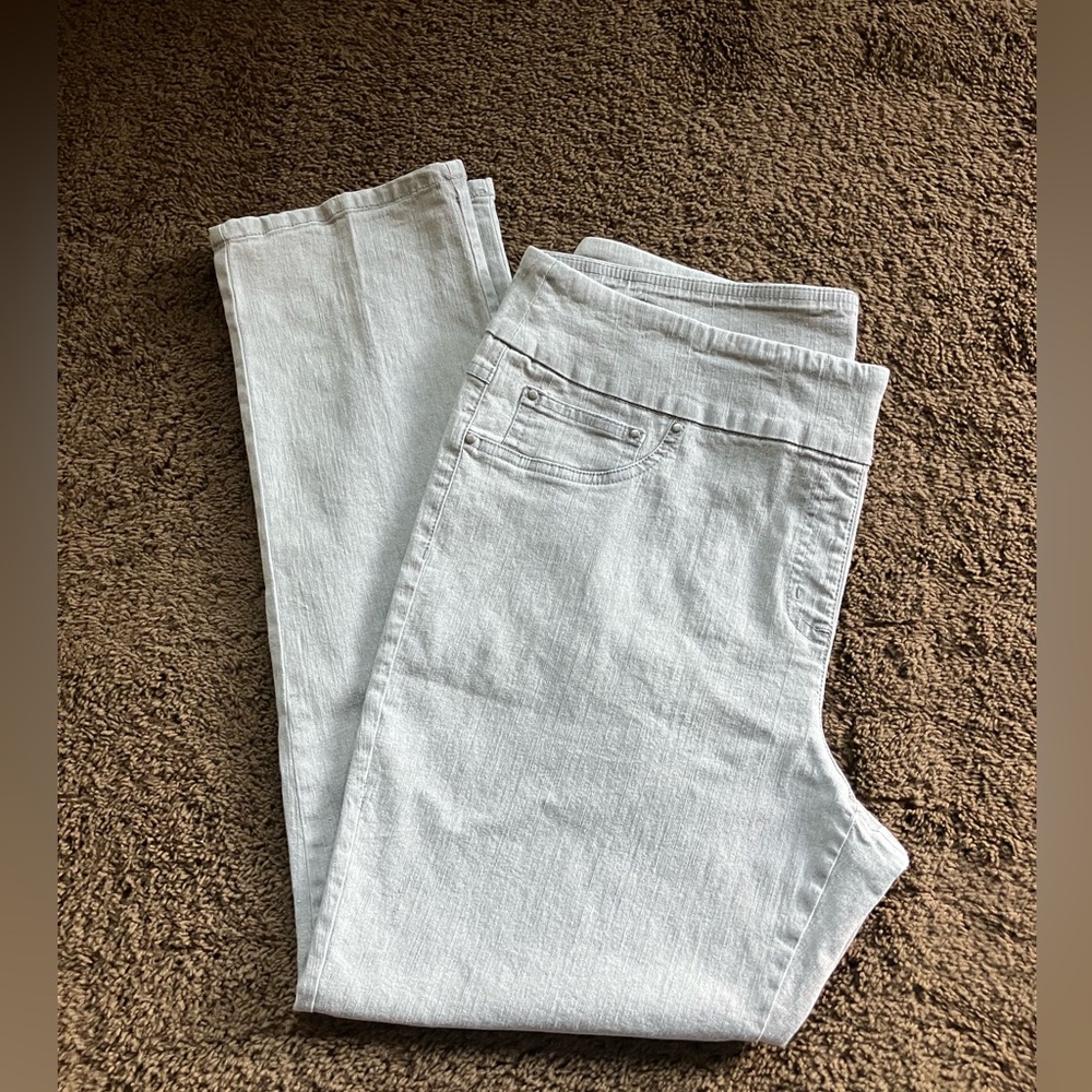 💥 3 for $15 
Ruby Rd Gray Jeans